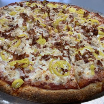 Lotsa Motsa Pizza - Our large pizza with chicken, bacon and banana peppers - Pizza Near Me - Kanab, Utah