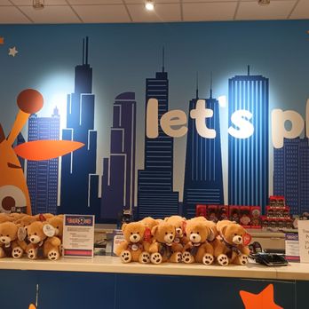 Toys R Us - Store display - Toy Stores Near Me - Norridge, Illinois