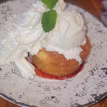 The Neighborly - Warm butter cake with ice cream and whip cream - New American Near Me - Phoenix, Arizona