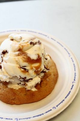 Insomnia Cookies by null