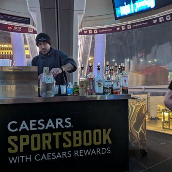 The High Roller - Awesome bartender - Amusement Parks Near Me - Las Vegas, Nevada The High Roller - Awesome bartender - Amusement Parks Near Me - Las Vegas, Nevada
