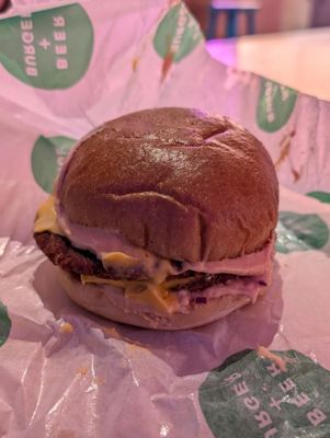 BEER + BURGER by null