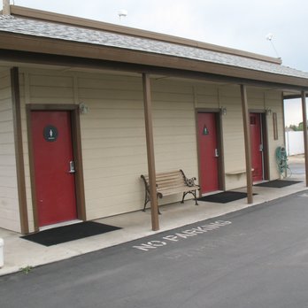 A Country Rv Park - Bathouse - Campgrounds Near Me - Bakersfield, California A Country Rv Park - Bathouse - Campgrounds Near Me - Bakersfield, California