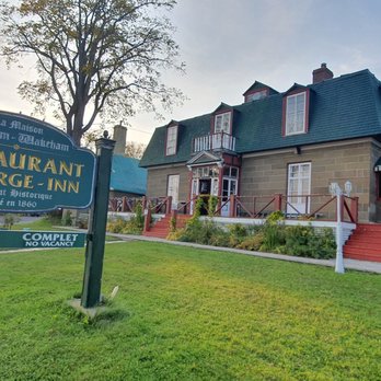 Auberge William Wakeham - the front of the restaurant - Seafood Near Me - Gaspé, Quebec