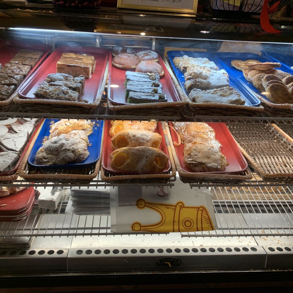 C'est La Vie - French Near Me - Sarasota, Florida