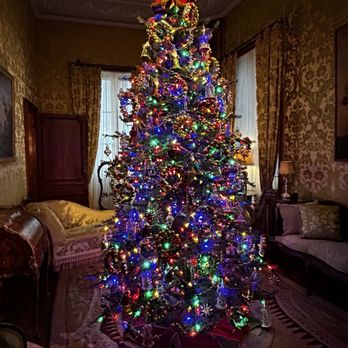 Marble House - Landmarks & Historical Buildings Near Me - Newport, Rhode Island