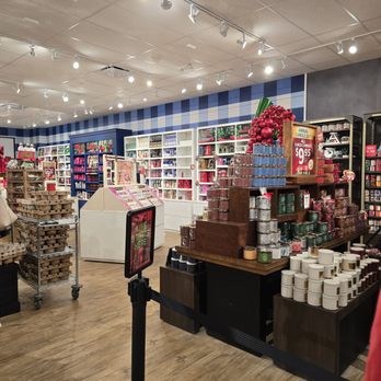 Bath & Body Works - So many options - Cosmetics & Beauty Supply Near Me - Manchester, Missouri