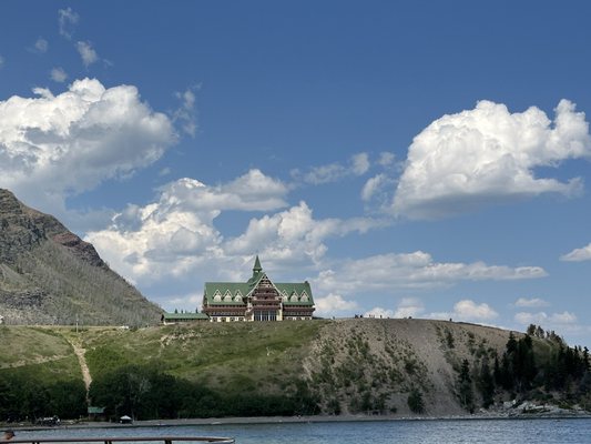 Prince Of Wales Hotel by null