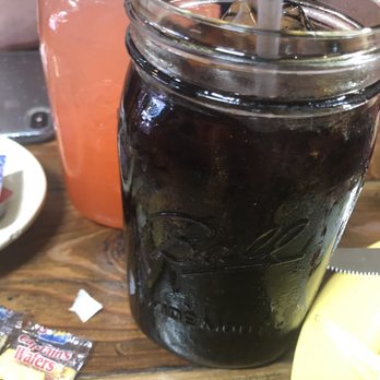 Farmhouse Restaurant - Drinks in a mason jar - American Near Me - Branson, Missouri Farmhouse Restaurant - Drinks in a mason jar - American Near Me - Branson, Missouri