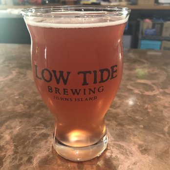 Low Tide Brewing - Lowcountry Time Pink Lemonade - Breweries Near Me - Johns Island, South Carolina Low Tide Brewing - Lowcountry Time Pink Lemonade - Breweries Near Me - Johns Island, South Carolina