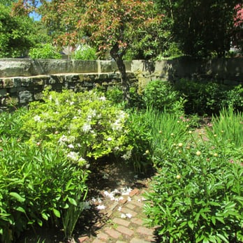 The Sunken Garden - Narrow little paths - Parks Near Me - Wiscasset, Maine