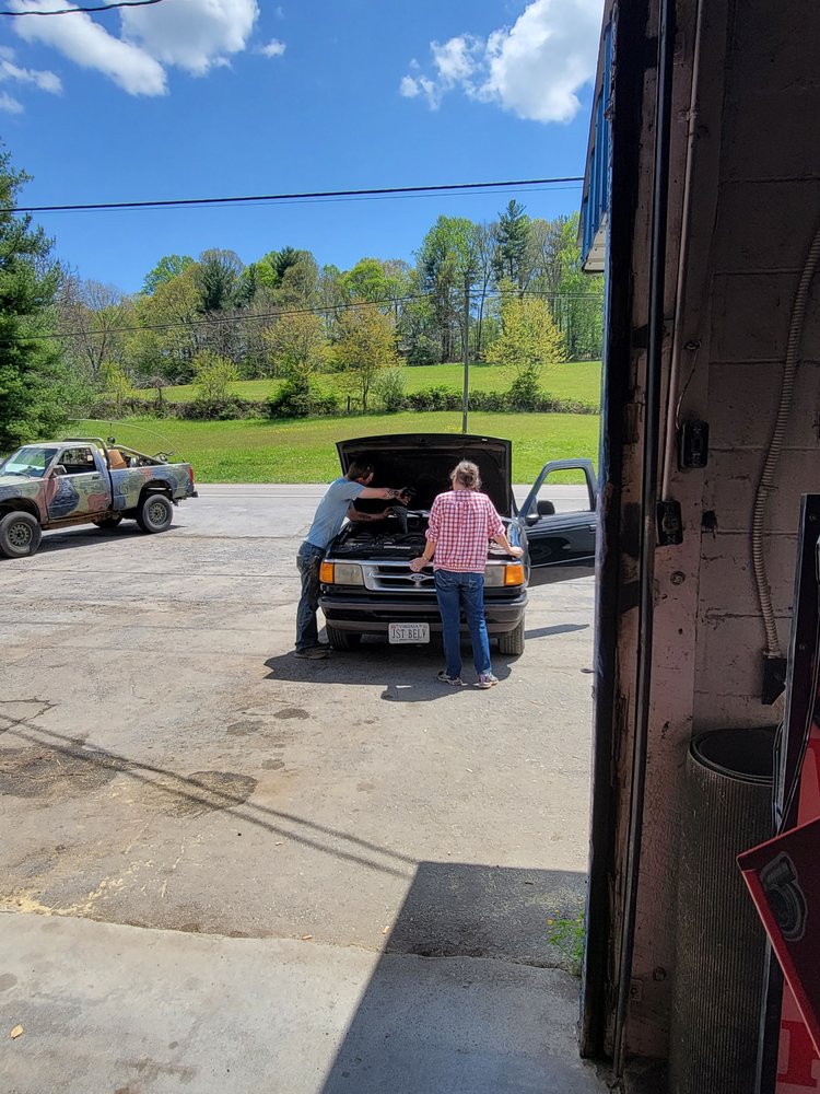 MULLINS AUTO REPAIR Updated October 2024 12 Photos 27395 Lee Hwy