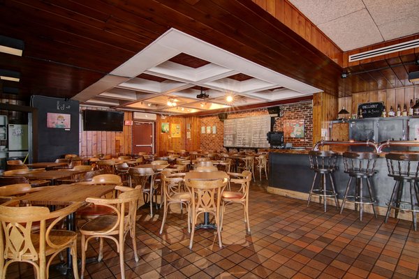Broue Pub Brouhaha Ahuntsic by null