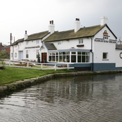 Saracens Head - 100 year old location right on the banks of the leeds to liverpool canal