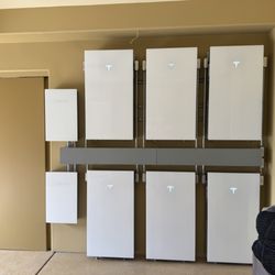 Rehab Solar Construction - 6 Tesla Powerwalls ready for power outages