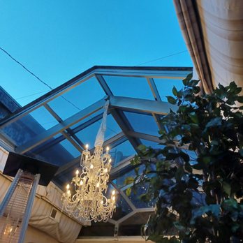 Il Cielo - Glass sliding ceilings for under the stars dining - Italian Near Me - Beverly Hills, California Il Cielo - Glass sliding ceilings for under the stars dining - Italian Near Me - Beverly Hills, California