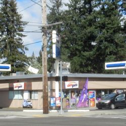 ARCO - Arco at NE 102nd Ave and NE Halsey St & NE Weidler St