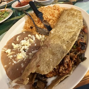 Los Compadres - a plate of mexican food - Mexican Near Me - Chicago Heights, Illinois