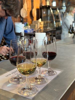 Lenz Winery by null