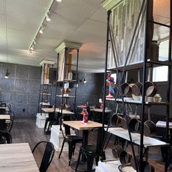 Park Vue Soul Food - Dining Area