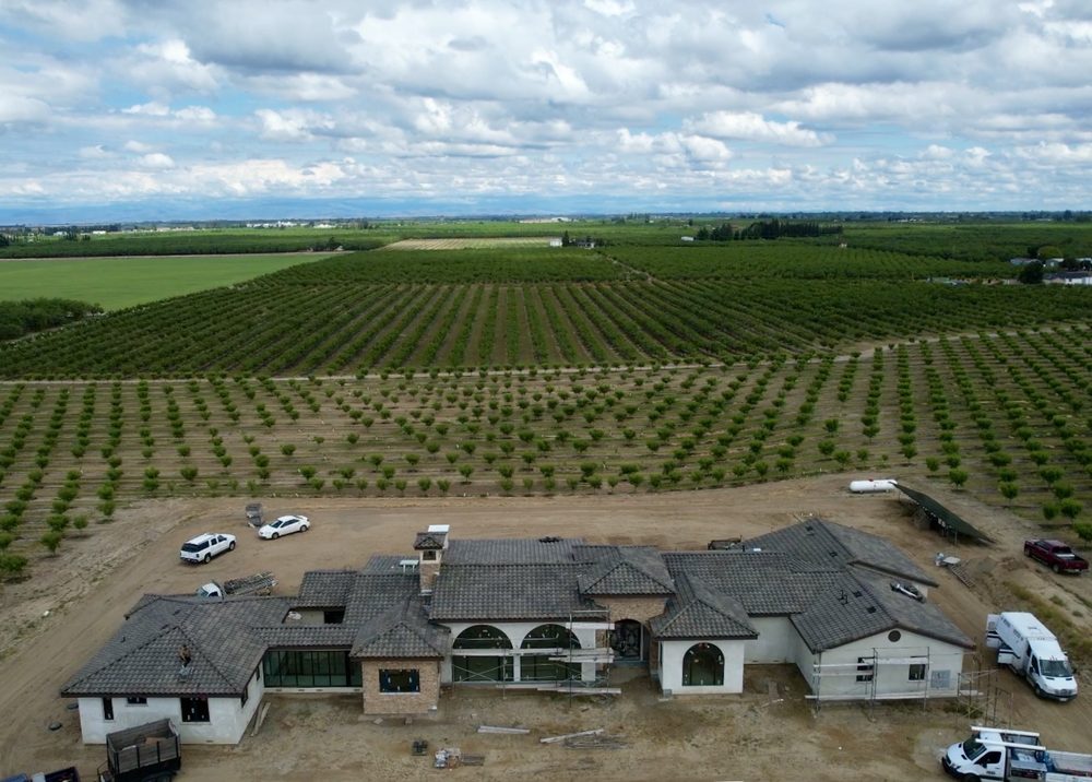 Slide of Octavio Sajuan Roofing
