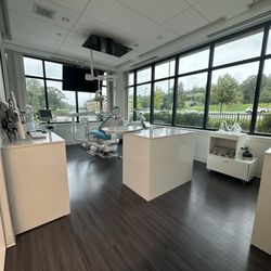 Natural Dentistry | Dr. Yuriy May - Oral Surgery suite - dental implants