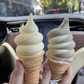 Meadowlark Dairy - Small Pineapple/Vanilla Swirl, Medium Oreo/Vanilla Swirl - Ice Cream & Frozen Yogurt Near Me - Pleasanton, California Meadowlark Dairy - Small Pineapple/Vanilla Swirl, Medium Oreo/Vanilla Swirl - Ice Cream & Frozen Yogurt Near Me - Pleasanton, California