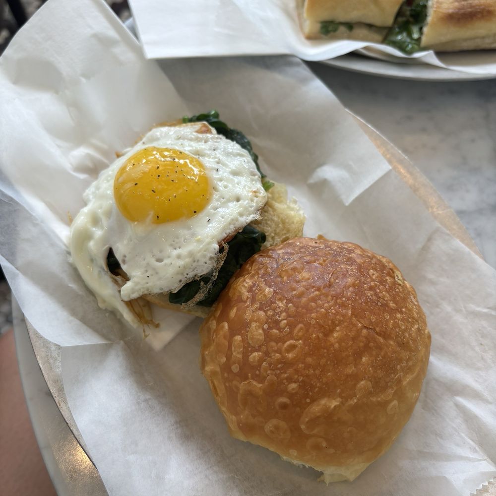 Halloumi & Sunny-Side Breakfast Sandwich Halloumi & Sunny-Side Breakfast Sandwich