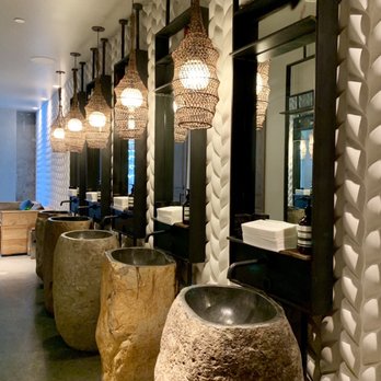 Margot - Beautiful restroom! (IG: @deeelizious) - Spanish Near Me - Culver City, California Margot - Beautiful restroom! (IG: @deeelizious) - Spanish Near Me - Culver City, California