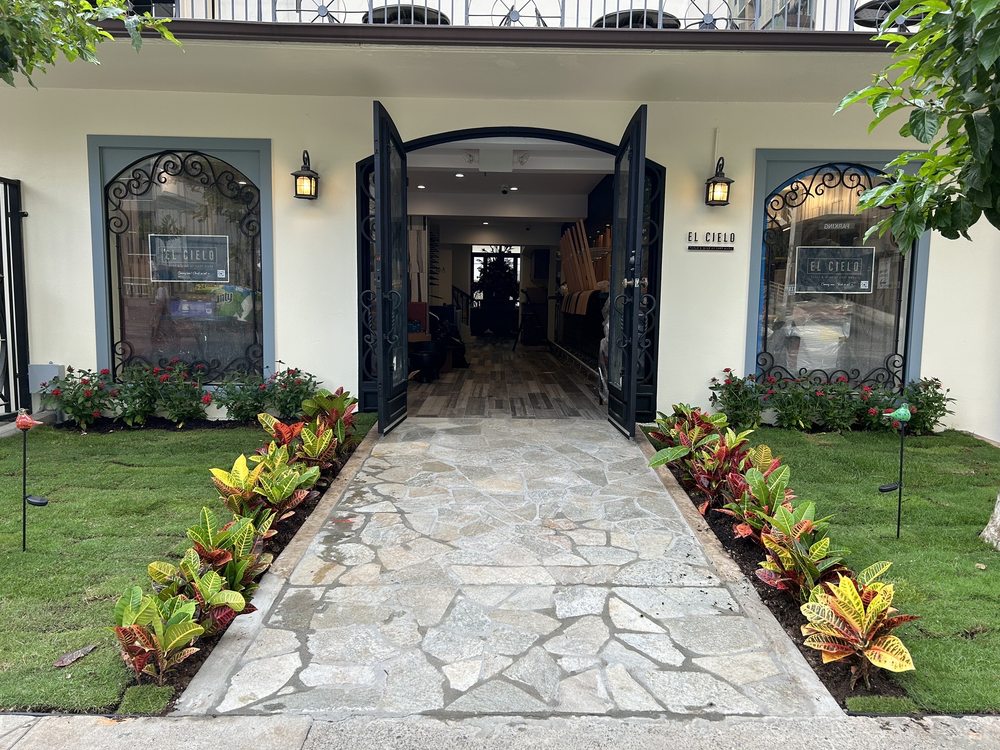 Social spots from El Cielo