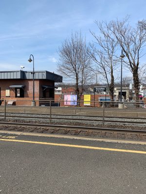 DUNELLEN TRAIN STATION - Updated February 2025 - N Washington Ave