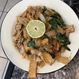 Pad see ew with tofu