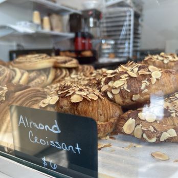 Des Croissants Paris - Bakeries Near Me - Culver City, California Des Croissants Paris - Bakeries Near Me - Culver City, California