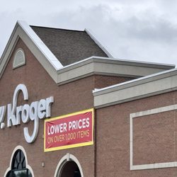Kroger Food and Pharmacy - Outside in front of Kroger