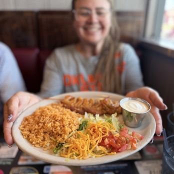 Spicy Mexico - Shrimp kabob with salad and rice. - Mexican Near Me - Bowie, Texas