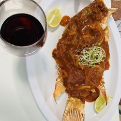 Jerry's Seafood - Capitán entomatado (fish on tomato sauce)