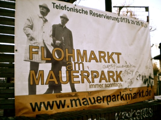 Mauerpark Flohmarkt by null