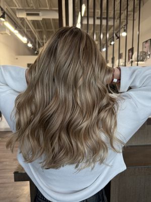 The Studio Hue Salon: Aveda