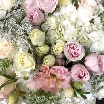 Carola's Floral Designs - The colors are absolutely stunning! - Florists Near Me - Calabasas, California Carola's Floral Designs - The colors are absolutely stunning! - Florists Near Me - Calabasas, California