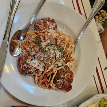 Benny's - Classic spaghetti and meatballs - Italian Near Me - Portland, Maine