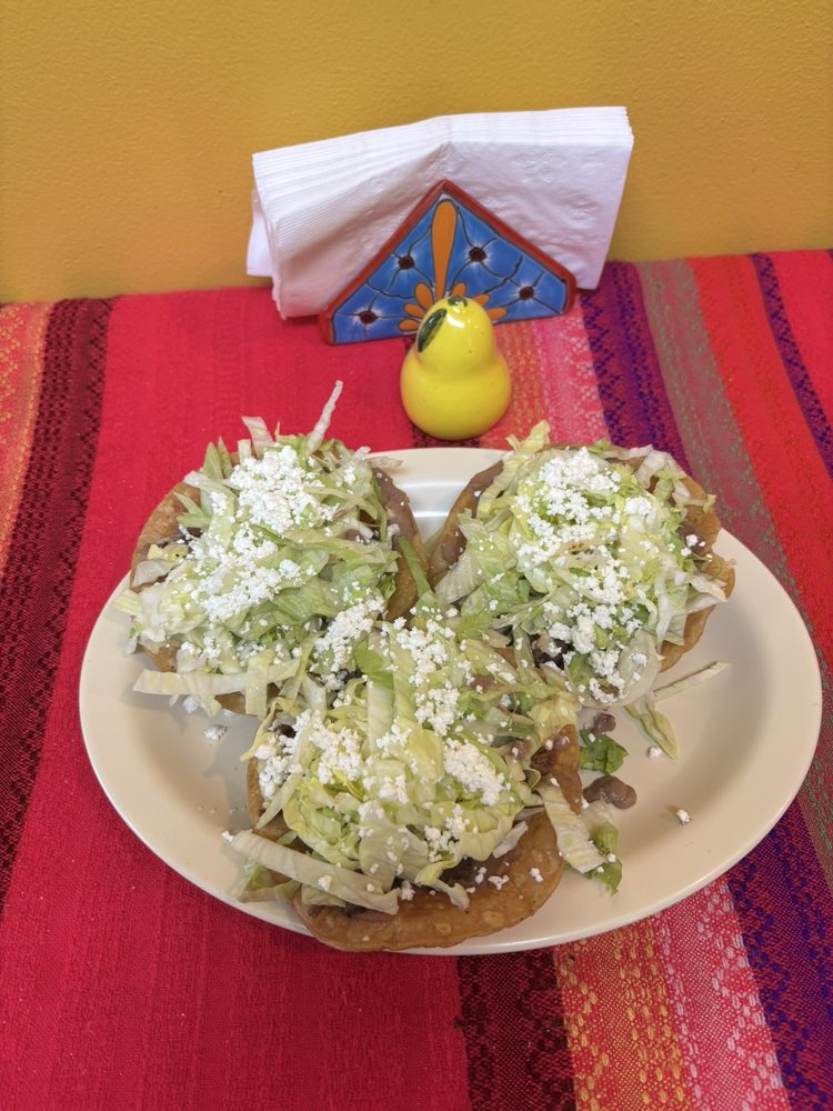 Maria’s Taqueria Logo