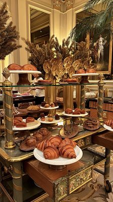 Four Seasons Hotel George V, Paris by null