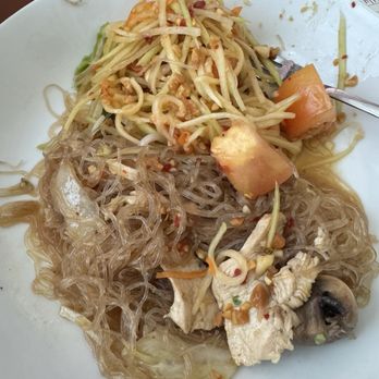Le Dee Thai Cuisine - Papaya Salad and Pad Woon Sen - Thai Near Me - Chino Hills, California