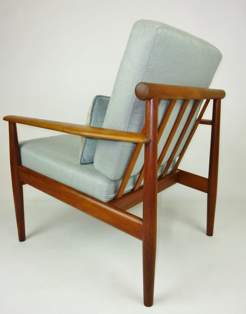 MID CENTURY MODERN HOME Updated May 2024 1041 Kingsway, Vancouver