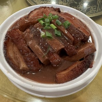 Moon Garden Restaurant - Kow Yuk w/Taro - Seafood Near Me - Honolulu, Hawaii