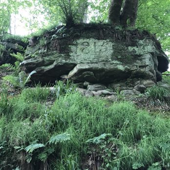 Roslin Glen - Hiking Near Me - Roslin, MLN