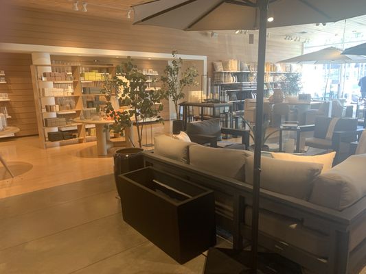 Crate & Barrel by null