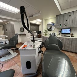 La Jolla Village Orthodontics - Clean open and relaxed treatment areas