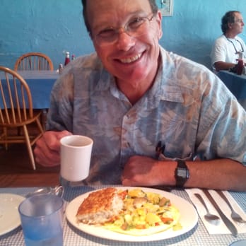 Moke's Bread & Breakfast - Yummy veggie frittata, hash browns, and delicious coffee! - Breakfast & Brunch Near Me - Kailua, Hawaii