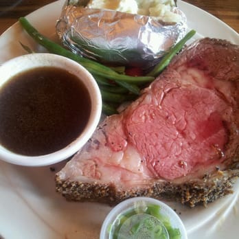 Rainbow Oaks Restaurant - Prime rib special on Wednesday.  Yes, they do med rare. And it's huge and thick and tender! - American Near Me - Fallbrook, California